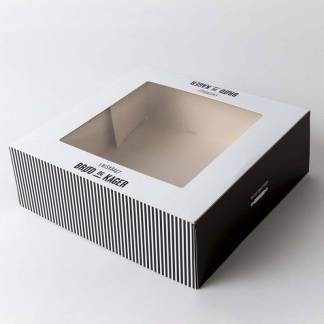 Kage&aelig;ske, With window Friskbagt Br&oslash;d Og Kager,335x335x115mm Pap, hvid, m/h&aelig;ngslet l&aring;g pakke a 60 stk F&oslash;devaregodkendt