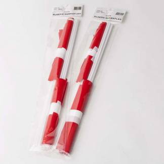 Flag, 270 x 200 mm, plastik, R&oslash;d og hvid Plastic on stick, pakke a 10 stk F&oslash;devaregodkendt