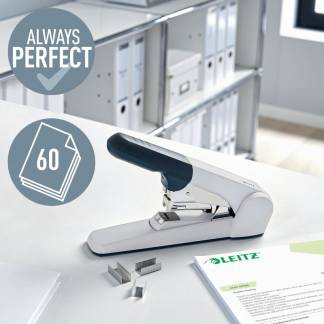 H&aelig;ftemaskine, Leitz K8, st&oslash;rrelse: 25/10 antal ark: 40