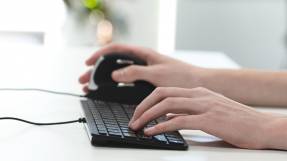 R-Go Basic Ergonomic Keyboard Mouse Combo (Nordic)