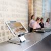 Bordstander til tablet. Til brug i butikker, receptioner, 