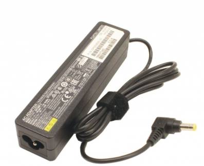 Fujitsu AC Adapter 19V/65W slim and light - w/o ..